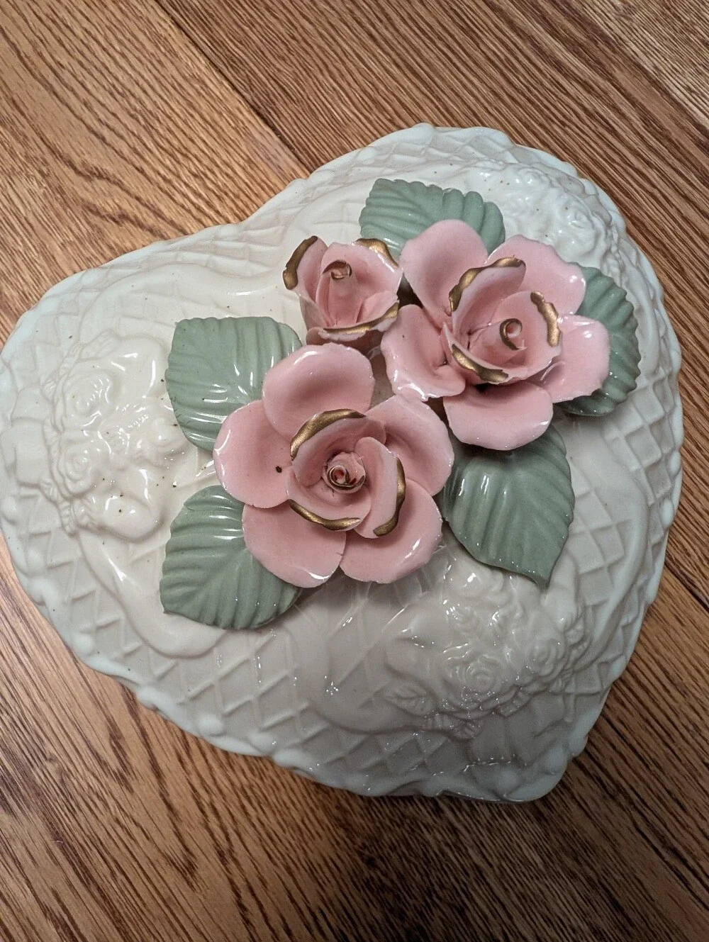 Heart-Shaped Ceramic Trinket Box with Pink Roses & Green Leaves, Quilted Design